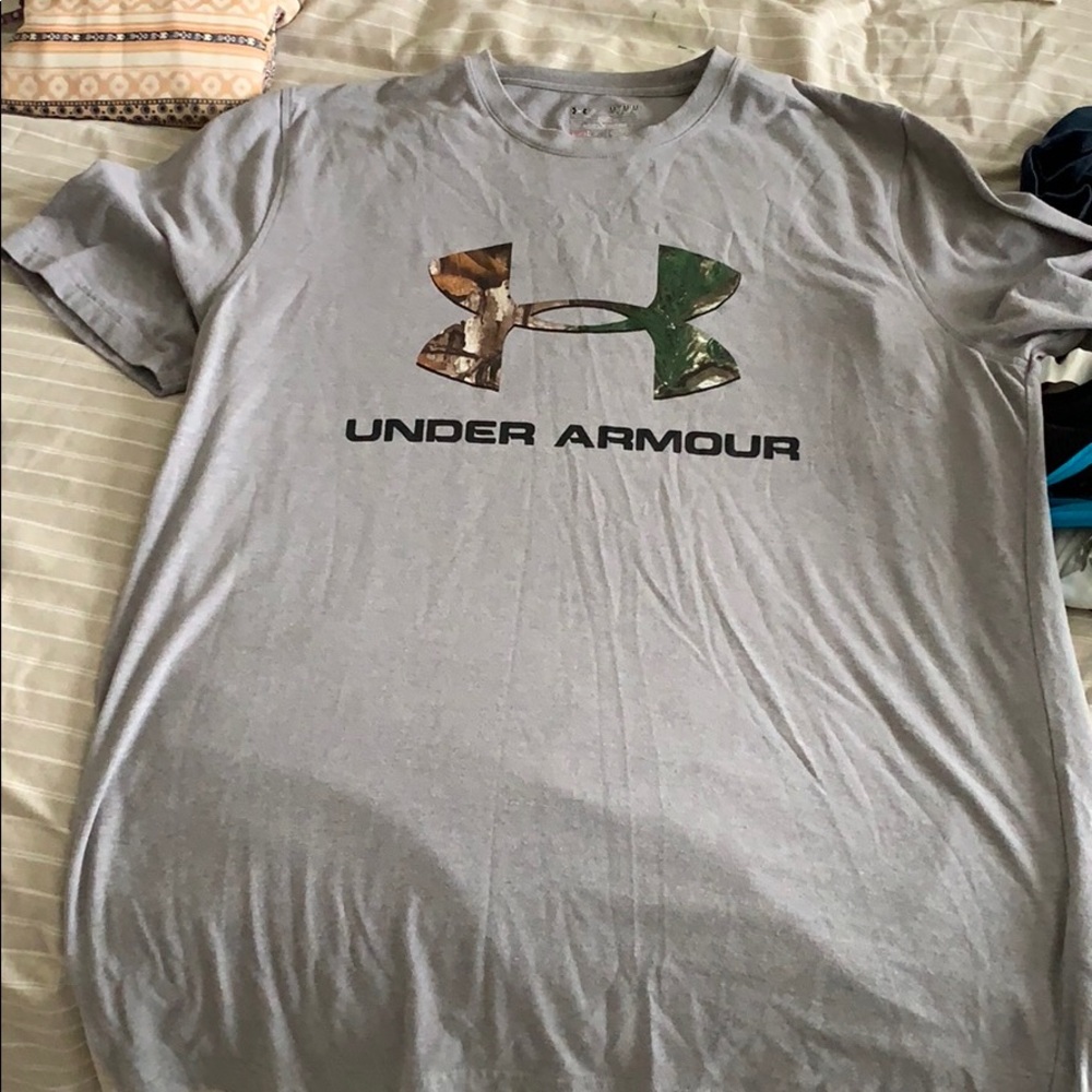 Men’s under armor T shirt